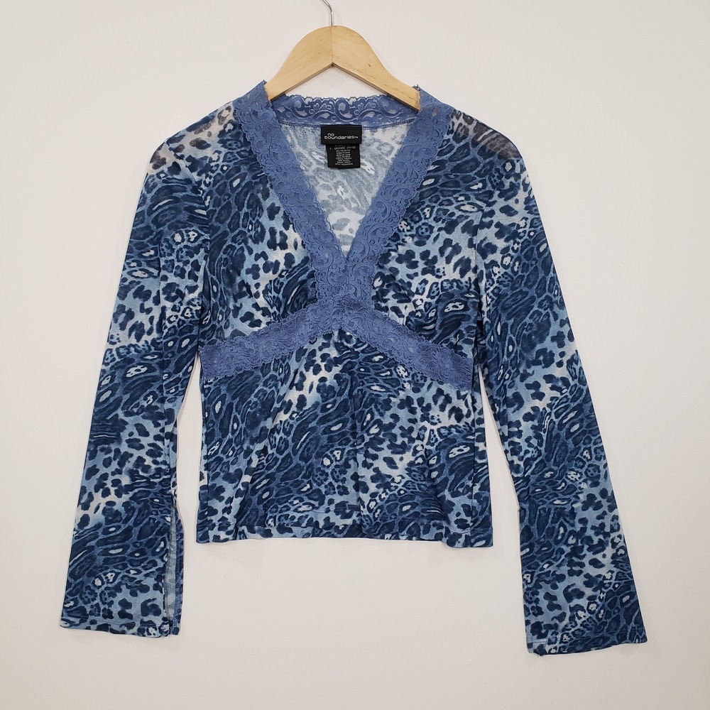 No Boundaries Leopard Print Top‎ Juniors Large Blue Lace Trim V Neck Y2K